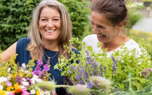Frauen mit Blumen