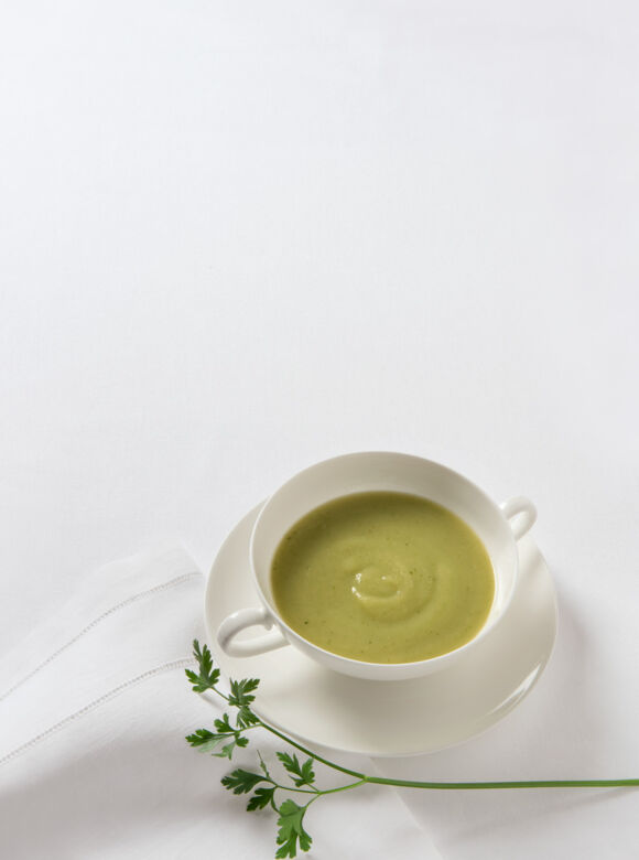 © Rickatschwende F. X. Mayr Health Retreat RS-petersiliensuppe-6827_F39L